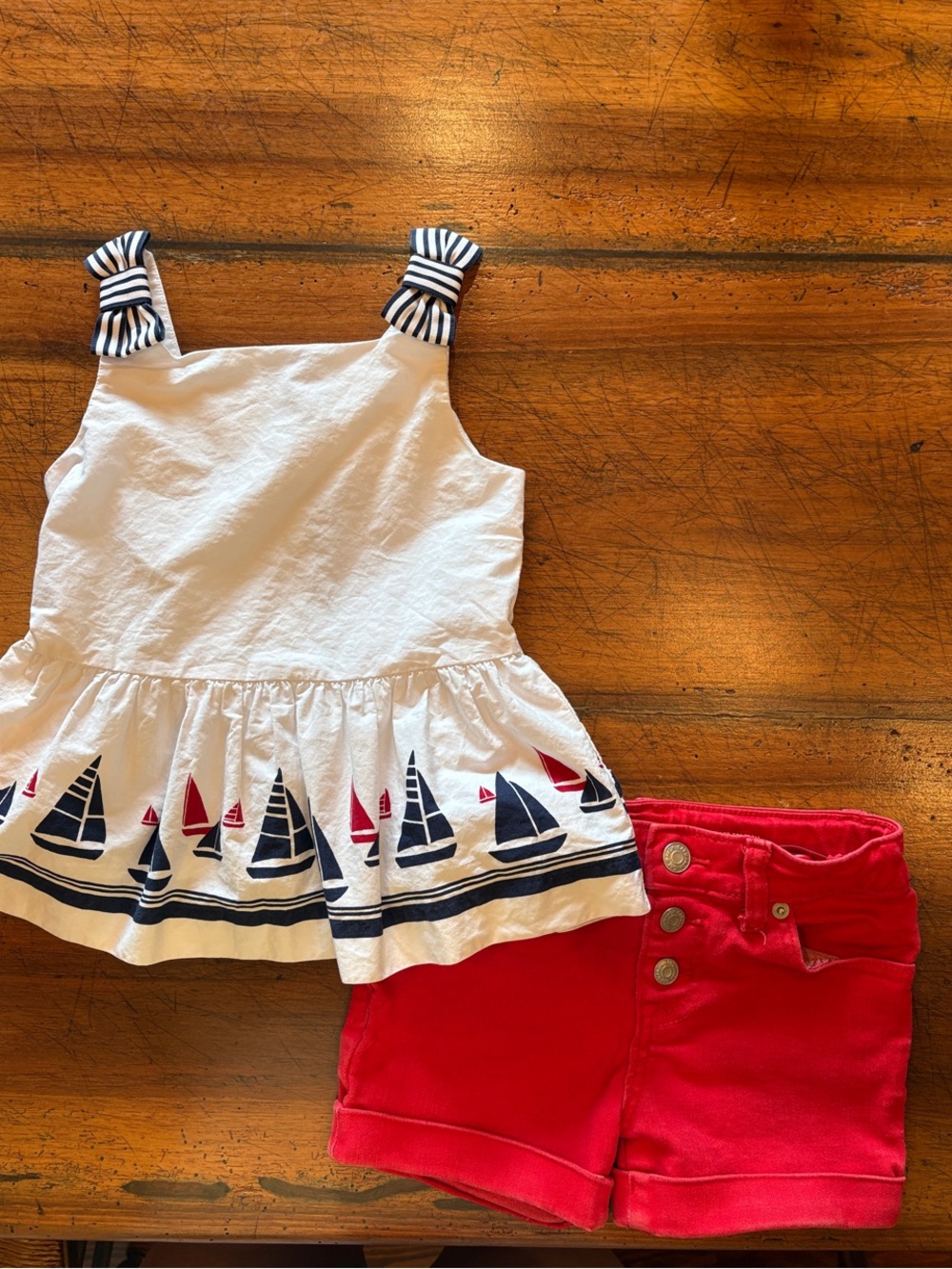 JANIE AND JACK | White Nautical Sailboat Top with Red Shorts Set | size 4-5